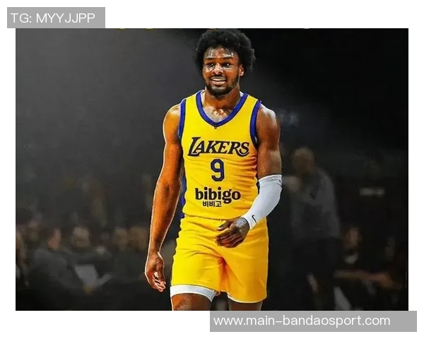 布朗尼坦言上场机会有限期待通过努力防守赢得更多信任与时间 布朗尼坦言上场机会有限期待通过努力防守赢得更多信任与时间