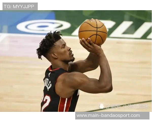 损友行为引发争议巴特勒罚球遭坑瞬间疑惑不解原地愣神 损友行为引发争议巴特勒罚球遭坑瞬间疑惑不解原地愣神