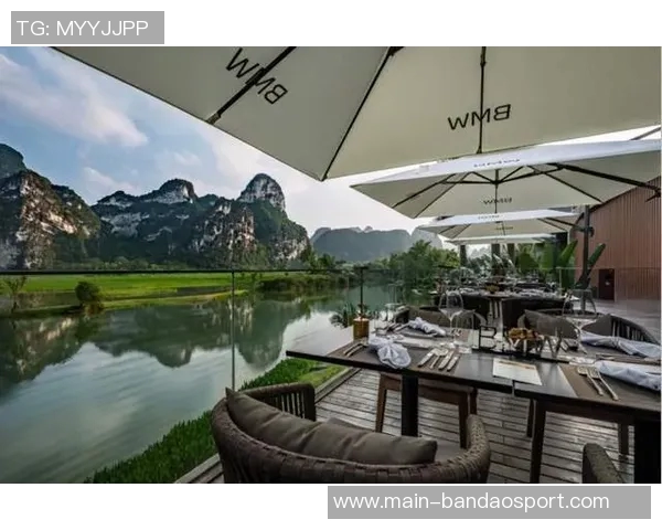 哈登华丽登场Starting5第二季首映礼豪车与战靴完美搭配引发热议 哈登华丽登场Starting5第二季首映礼豪车与战靴完美搭配引发热议