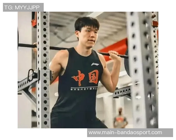 赵维伦在旧金山大学训练照曝光展现强壮身材引发网友热议