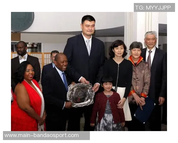 姚明回忆健身经历:早晨和上班前的秘密训练时光 姚明回忆健身经历:早晨和上班前的秘密训练时光