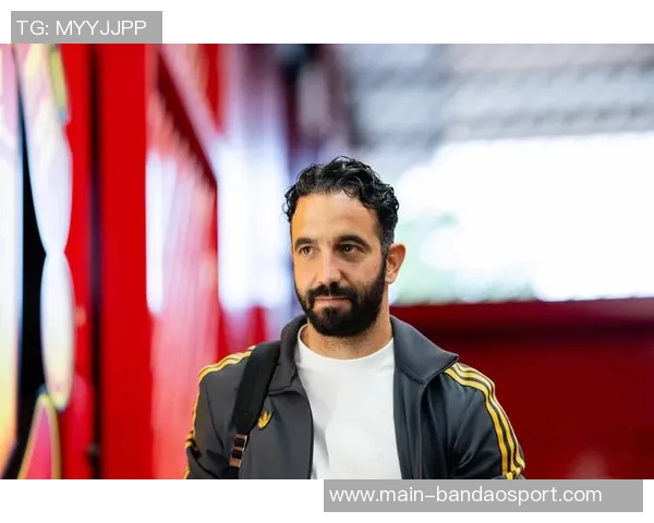 曼联冬窗前将与梅努齐尔克泽进行重要谈判探讨转会事宜 曼联冬窗前将与梅努齐尔克泽进行重要谈判探讨转会事宜