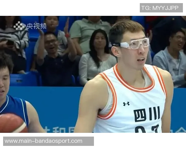 全运会小组赛周琦领衔四川男篮轻松战胜河南队取得胜利 全运会小组赛周琦领衔四川男篮轻松战胜河南队取得胜利